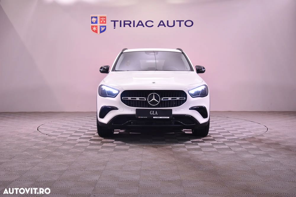 Mercedes-Benz GLA - 8