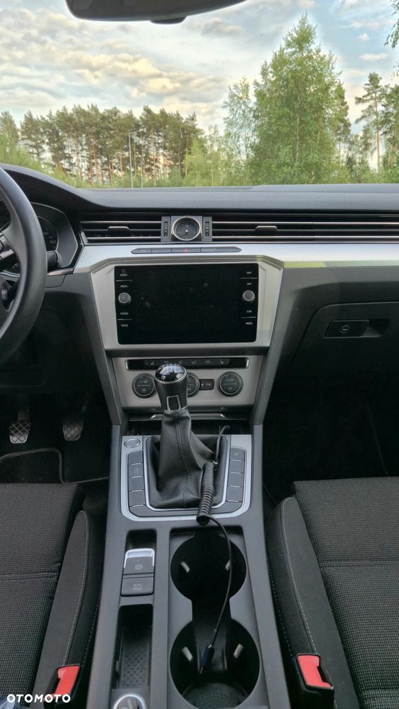 Volkswagen Passat 2.0 TDI BMT Comfortline - 10