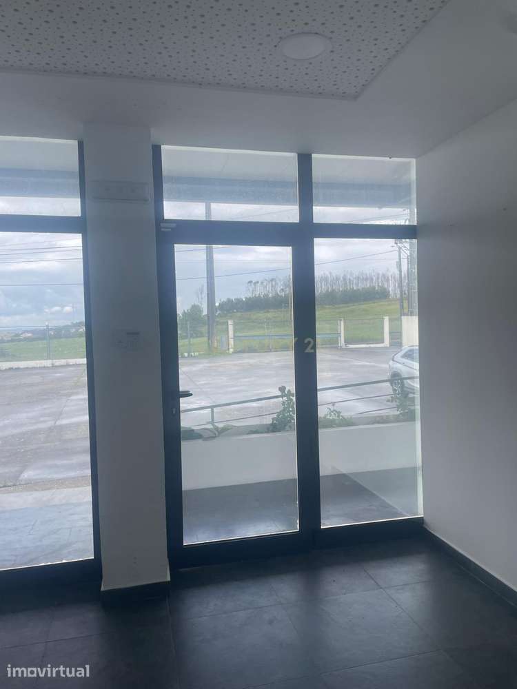 Centro Logístico e Industrial Renovado | 1.294 m² | Câmaras de Frio e - Grande imagem: 4/50