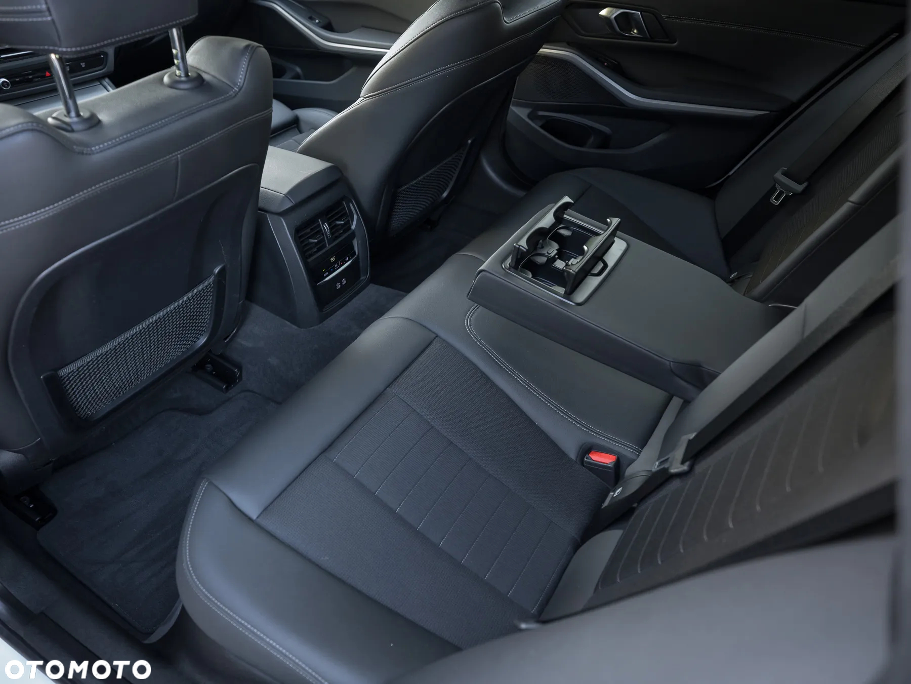 BMW Seria 3 318d Business Edition - 28