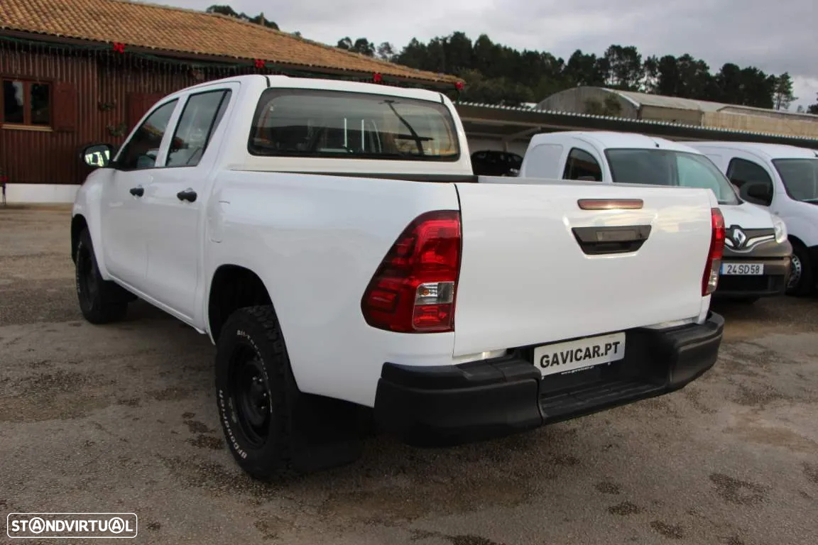 Toyota Hilux 2.4 D-4D 4WD CD CM - 5