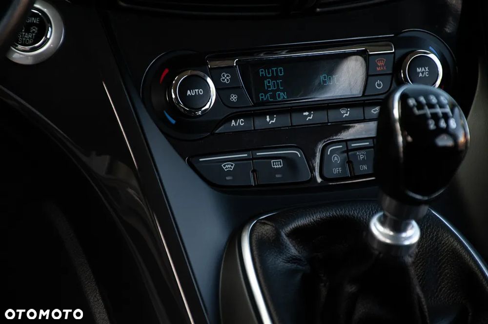 Ford Kuga 1.5 EcoBoost TITANIUM - 34