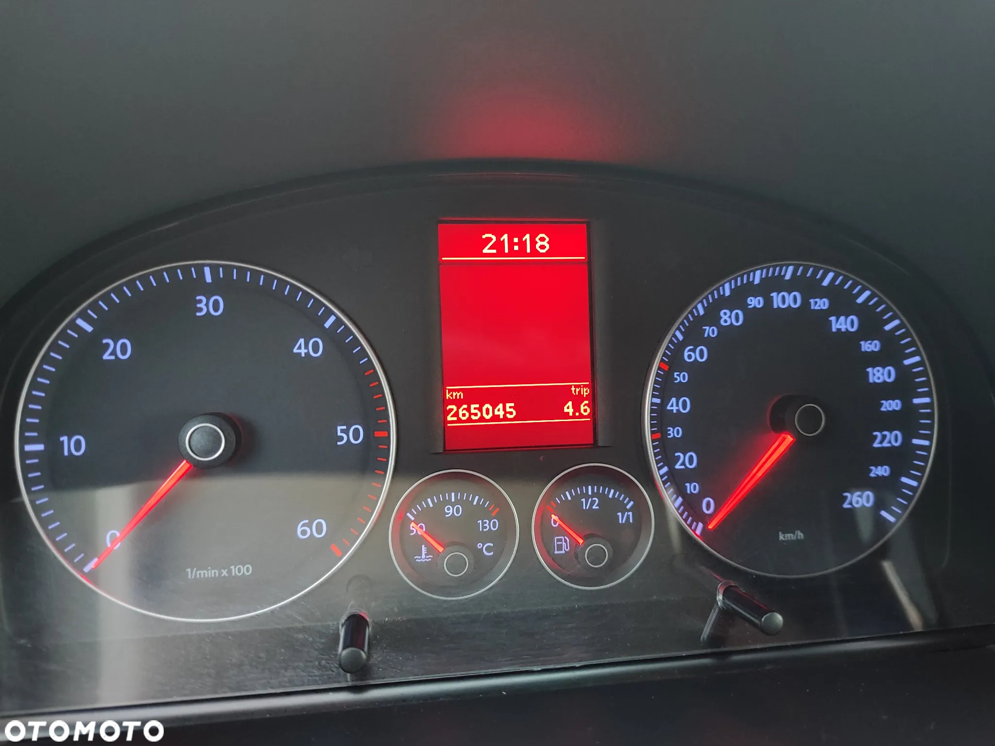 Volkswagen Touran 2.0 TDI DPF DSG Cross - 16