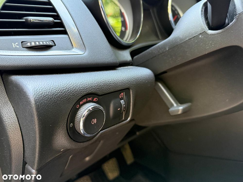 Opel Astra 1.4 Turbo Cosmo - 18