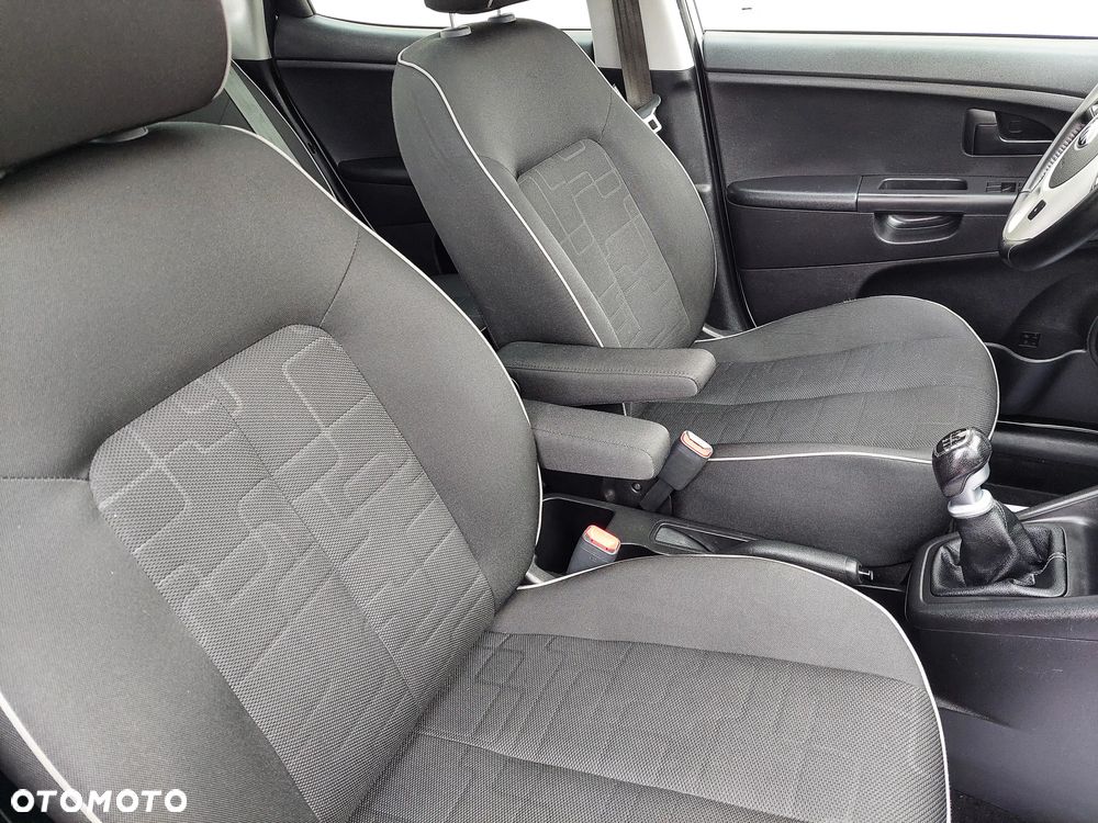 Kia Venga 1.6 CVVT Titanium Collection - 34