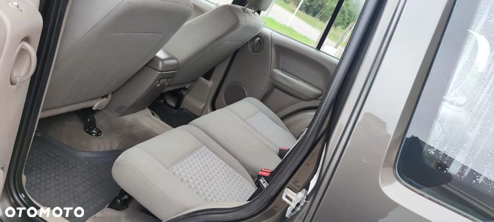 Jeep Cherokee 2.4 Sport - 11