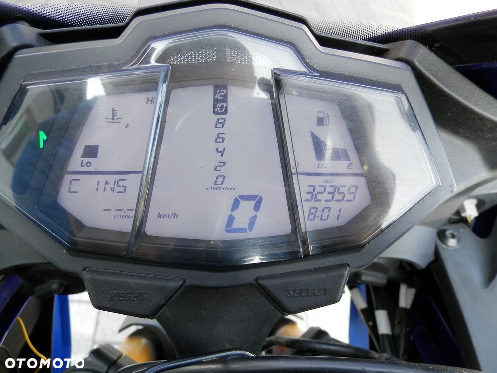 Yamaha YZF - 8