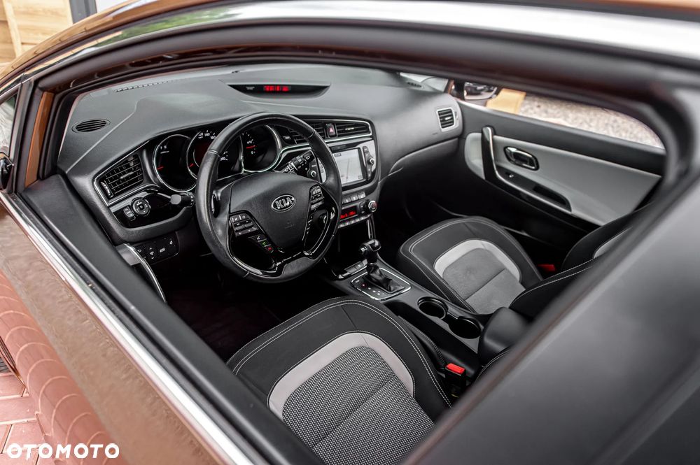 Kia Ceed 1.6 GDI DCT Vision - 27