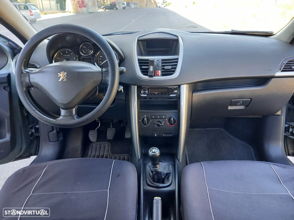 Peugeot 207 - 7
