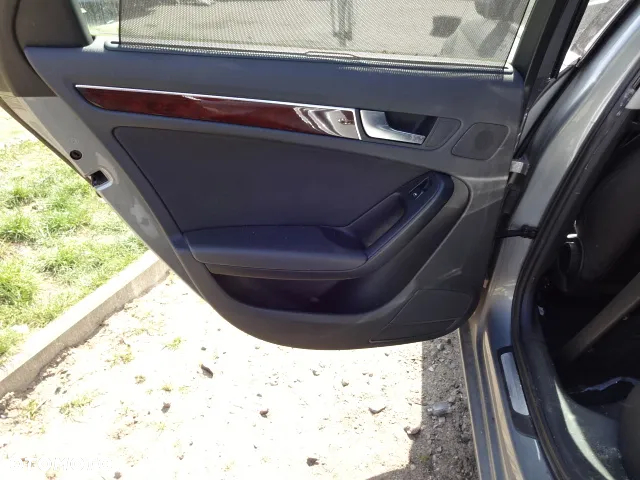 Tylne lewe drzwi Audi A4 B8 kombi, kod LY7G - 2