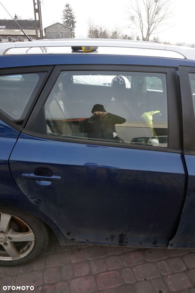 DRZWI TYLNE PRAWE CEED I KOMBI A8  GRANATOWY KIA 2006-2009 - 1
