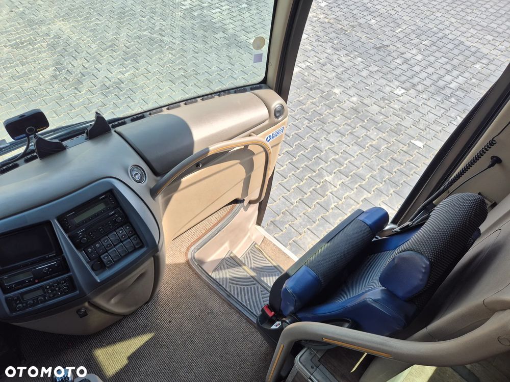 Irisbus MAGELYS PRO / SPROWADZONY/ 61 MIEJSC / MANUAL - 18