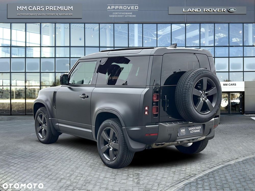 Land Rover Defender - 3