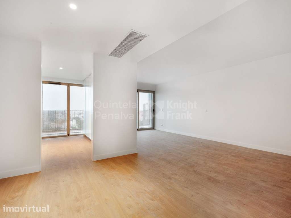 Apartamento T3+1 com terraço e garagem em Oeiras - Grande imagem: 3/25