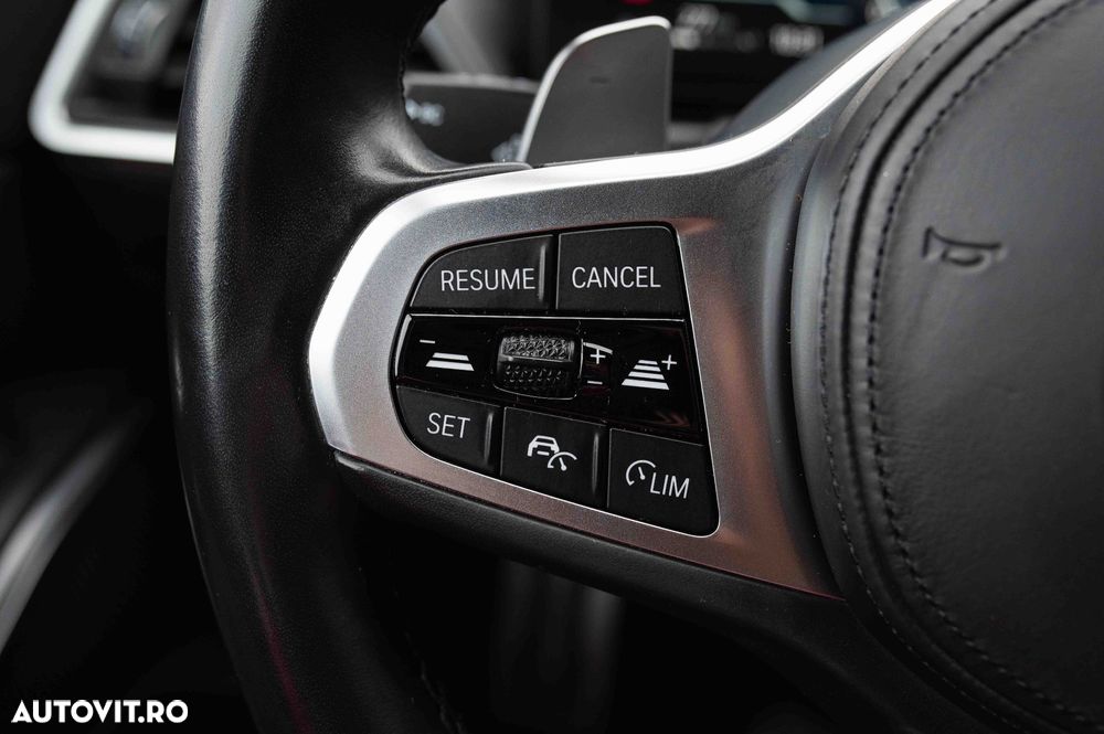 BMW Seria 3 318i Aut. M Sport - 35