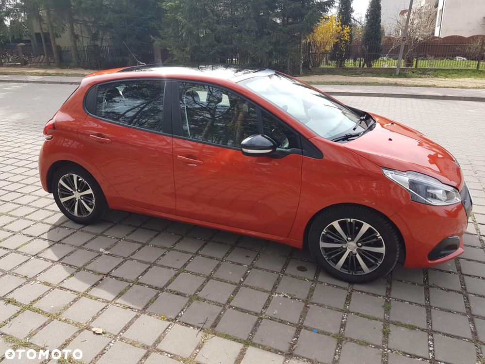 Peugeot 208 PureTech 82 Allure - 5