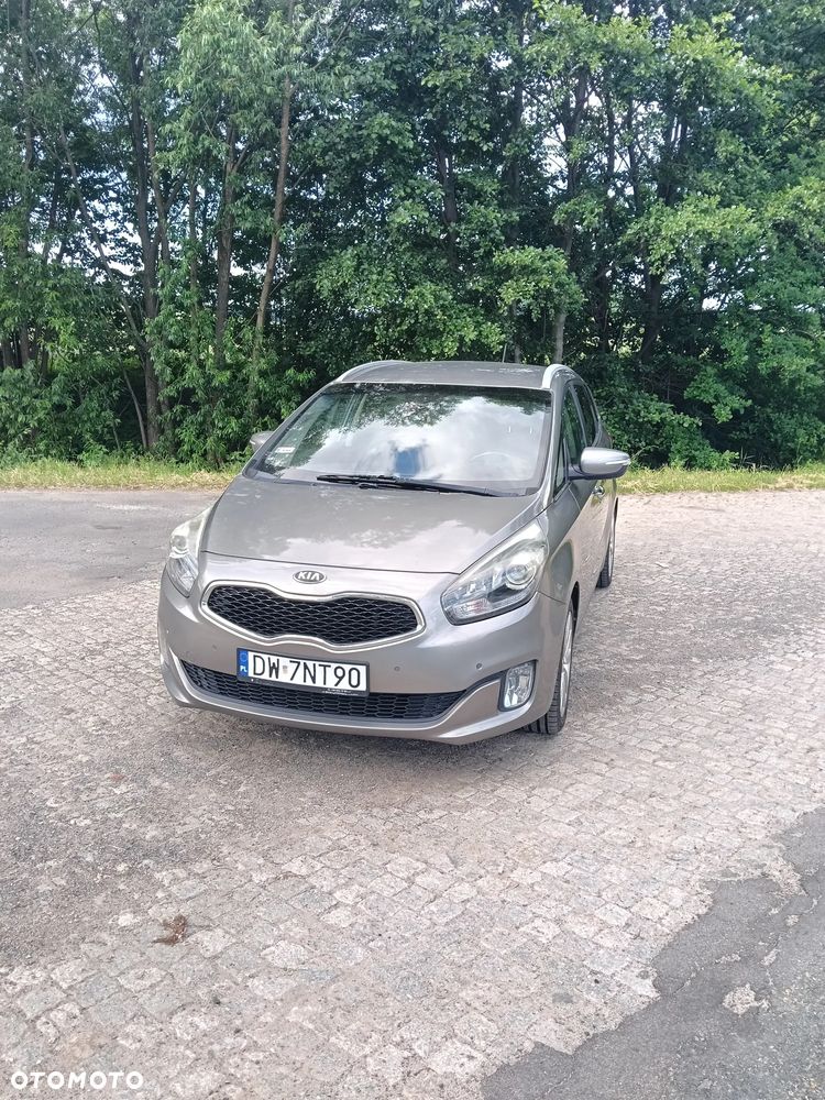 Kia Carens - 5