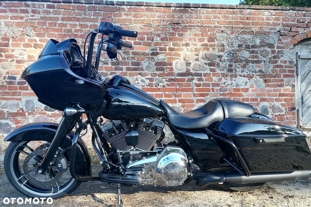 Harley-Davidson Touring Road Glide - 4