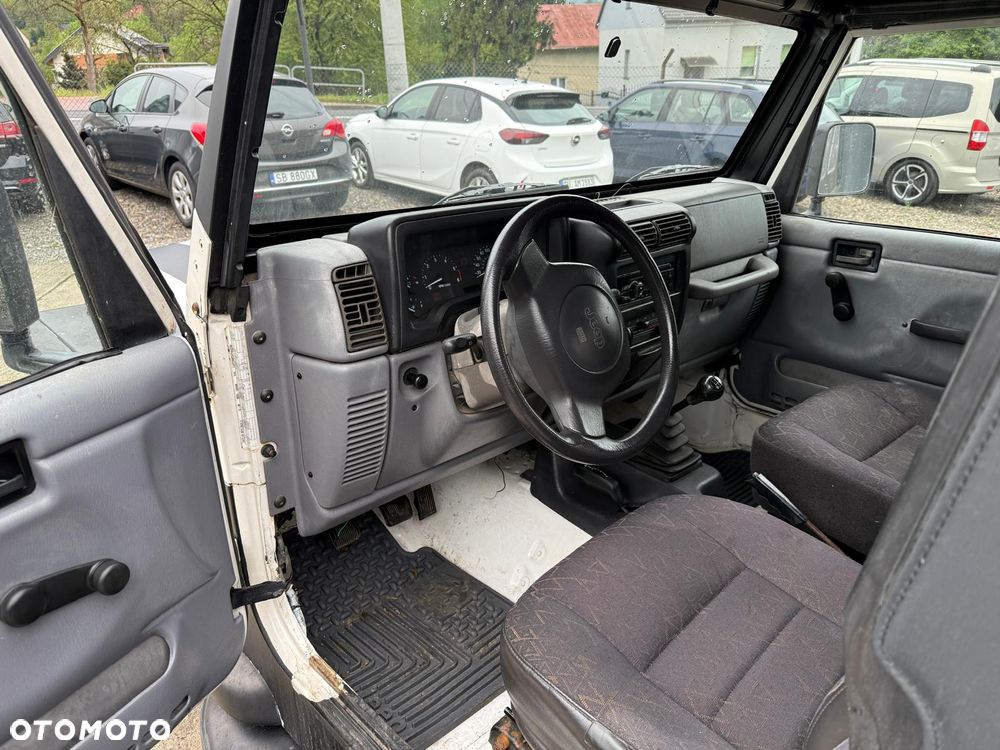 Jeep Wrangler - 13