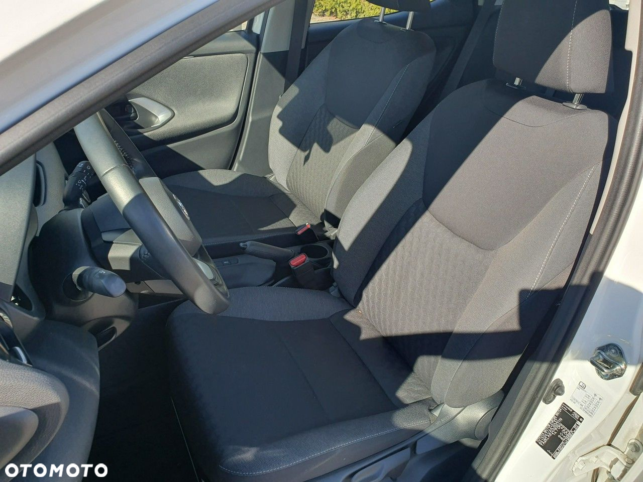 Toyota Yaris - 12