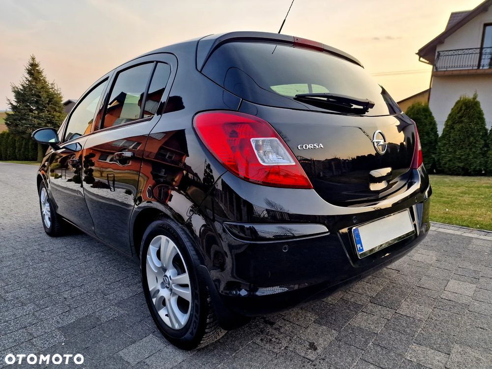 Opel Corsa 1.2 16V Cosmo - 4