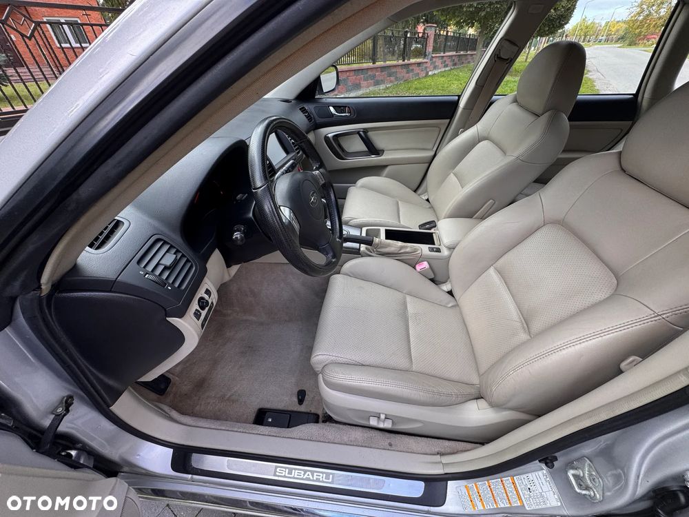 Subaru Legacy - 21