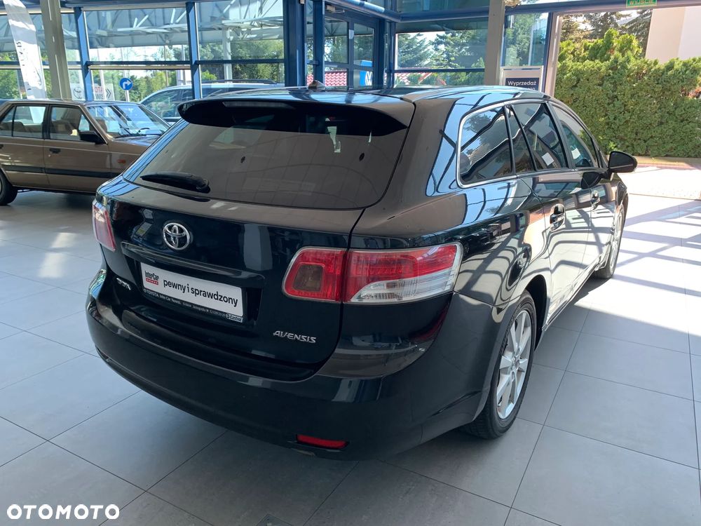 Toyota Avensis - 2