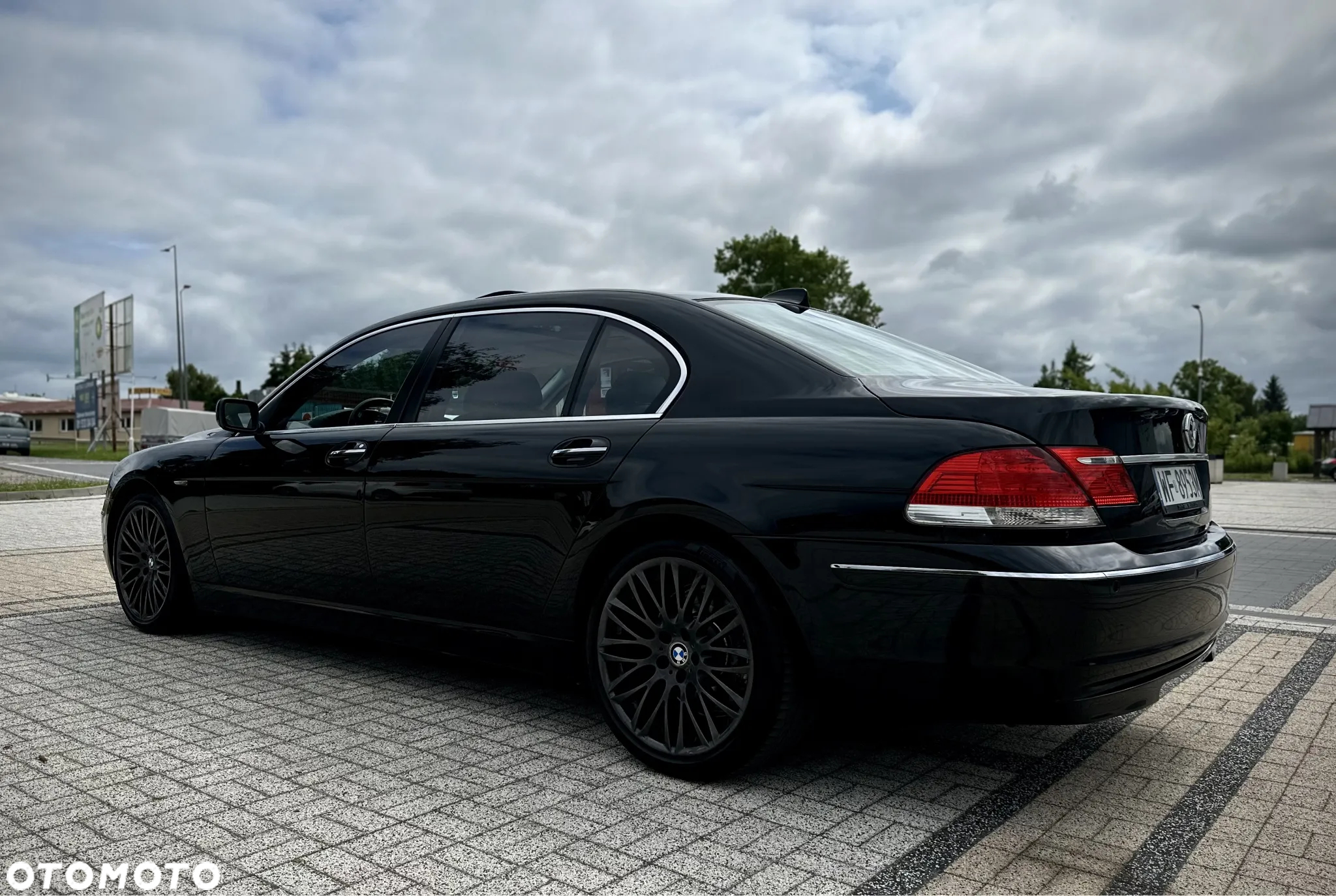 BMW Seria 7 750i L - 4