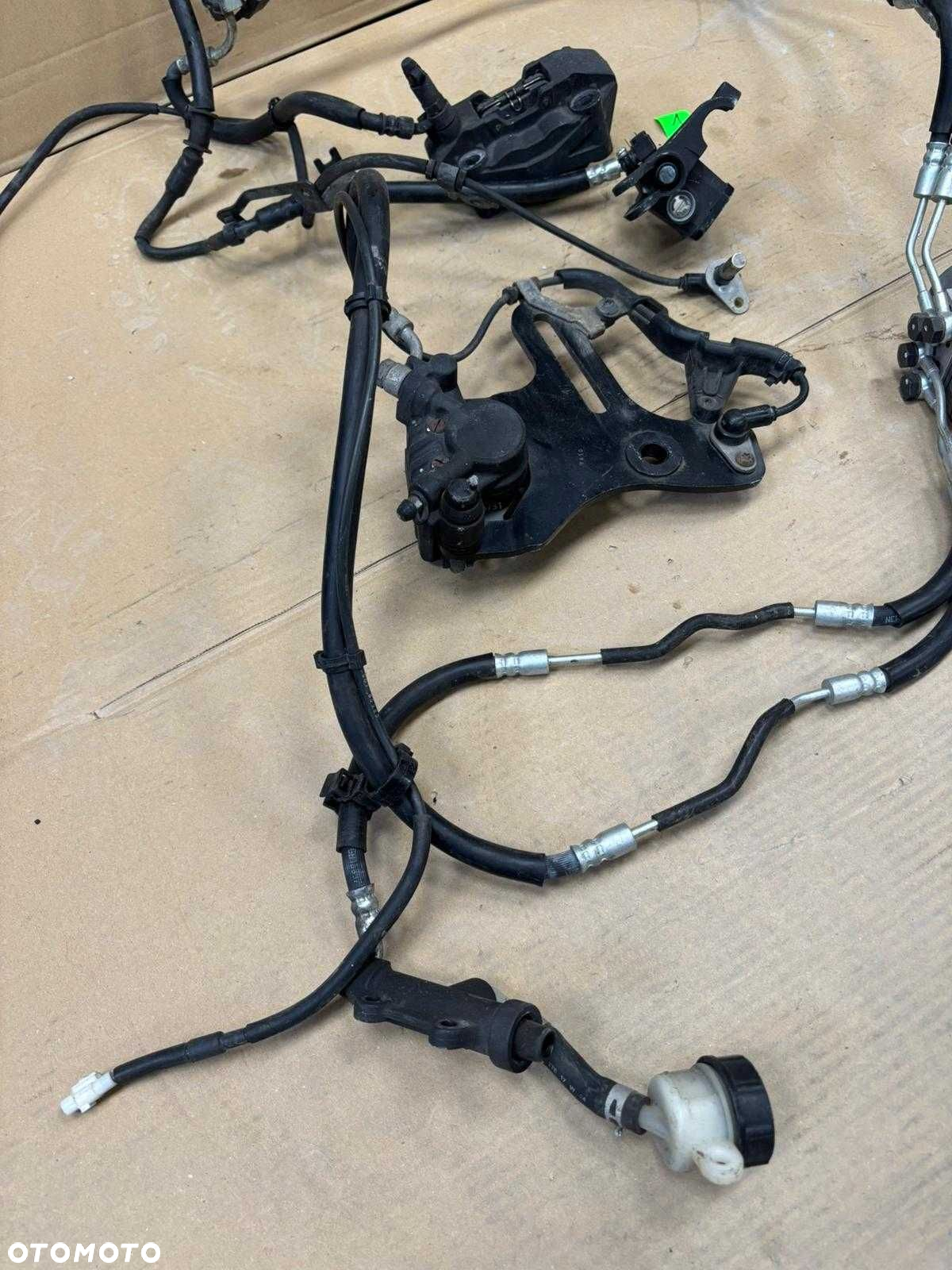 Układ hamulcowy Pompa Przewody Yamaha YZF MT 125 ABS 15-20 [1] - 2