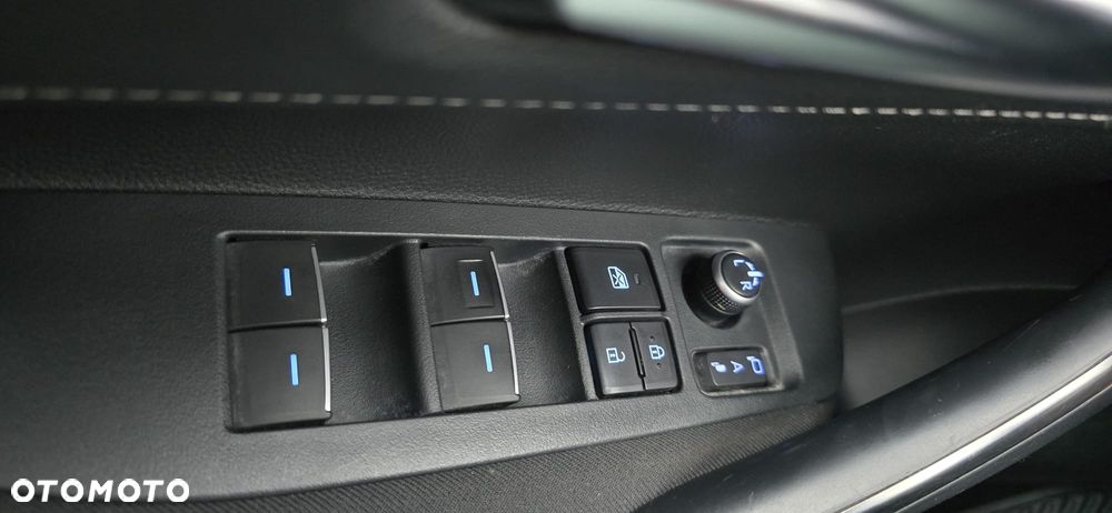 Suzuki Swace 1.8 Hybrid Premium Plus CVT - 13