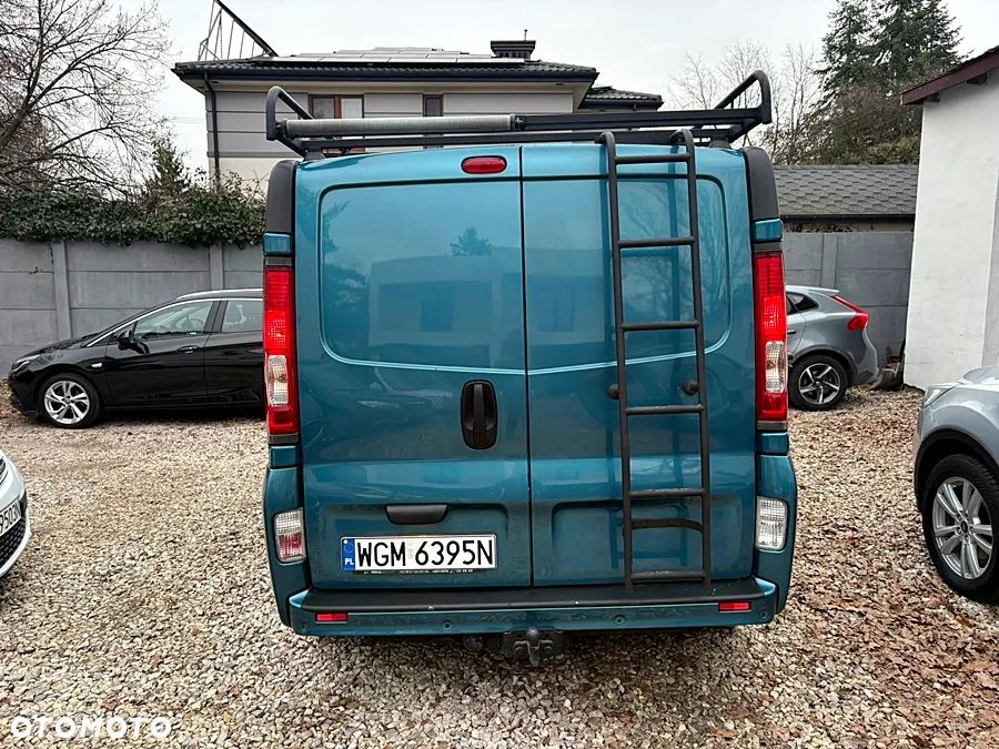 Renault TRAFIC 2.0 dCi na łańcuchu 6 biegów Klima Nawigacja Skóra Elektryka B ładnie utrzymany Oryg 217 tys km 1 Właściciel Bagażnik dachowy Drabina 2007 rok - 6