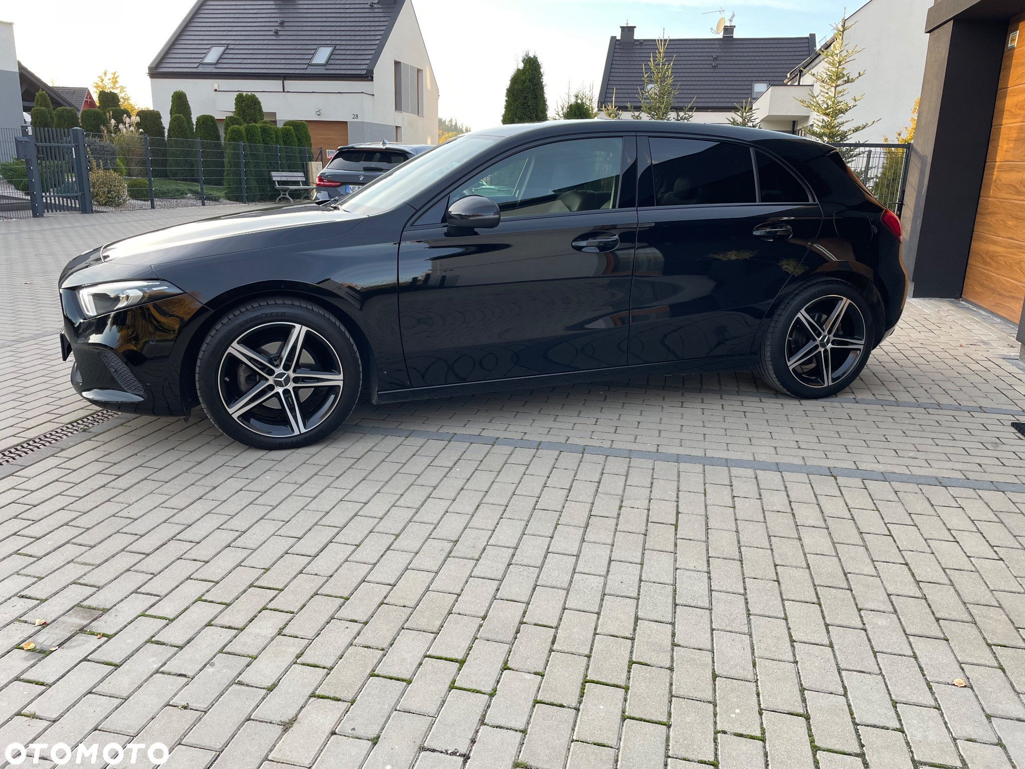Mercedes-Benz Klasa A 180 Edycja specjalna 7G-DCT - 4