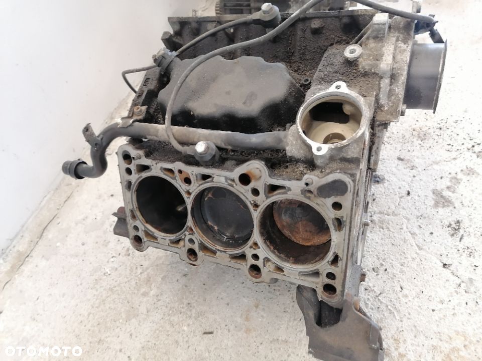 Blok Silnika Aluminiowy + 4 Tłoki Na Stolik 3.0 V6 ASN Audi - 3