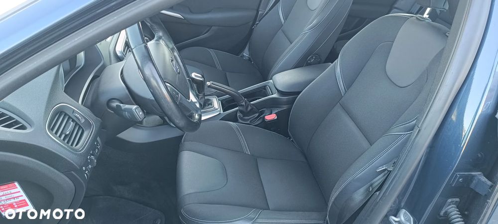 Volvo V40 - 13