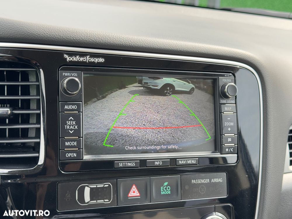 Mitsubishi Outlander 2.0 4WD Top - 28