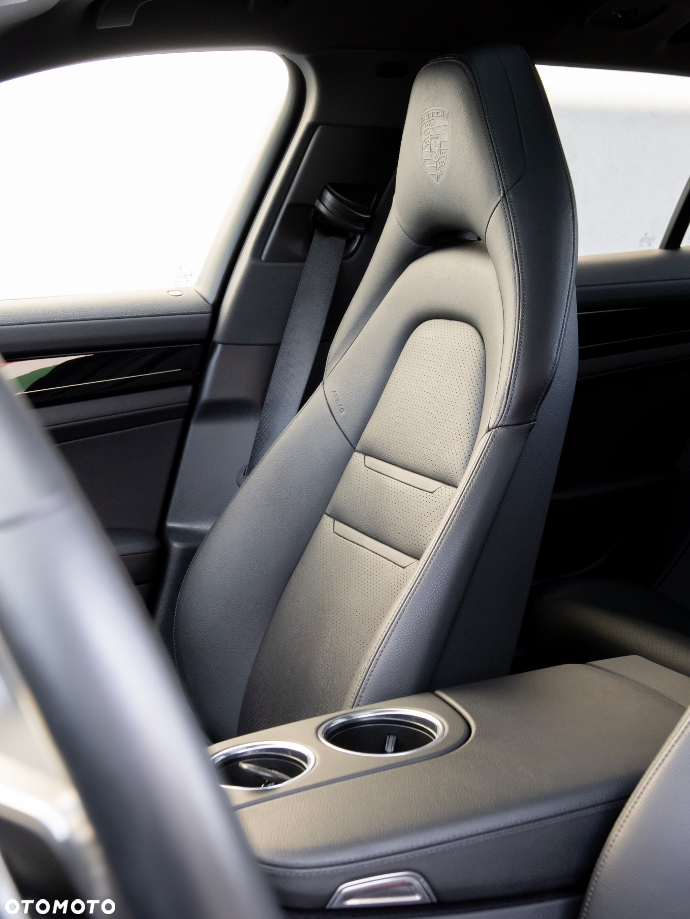 Porsche Panamera 4 10 Years Edition - 32