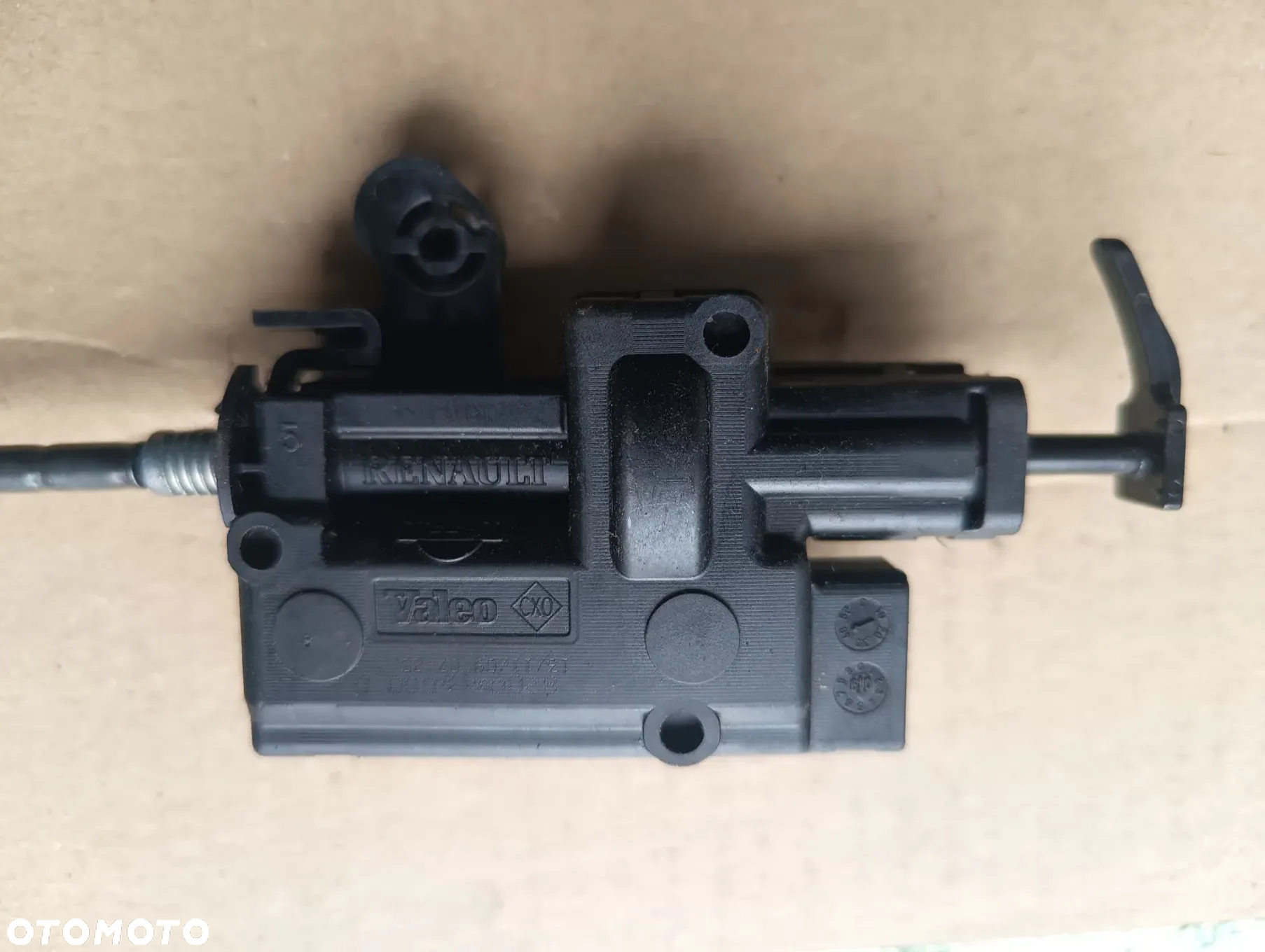 RENAULT SCENIC III SIŁOWNIK zamek KLAPKI WLEWU PALIWA 8200312600 - 2