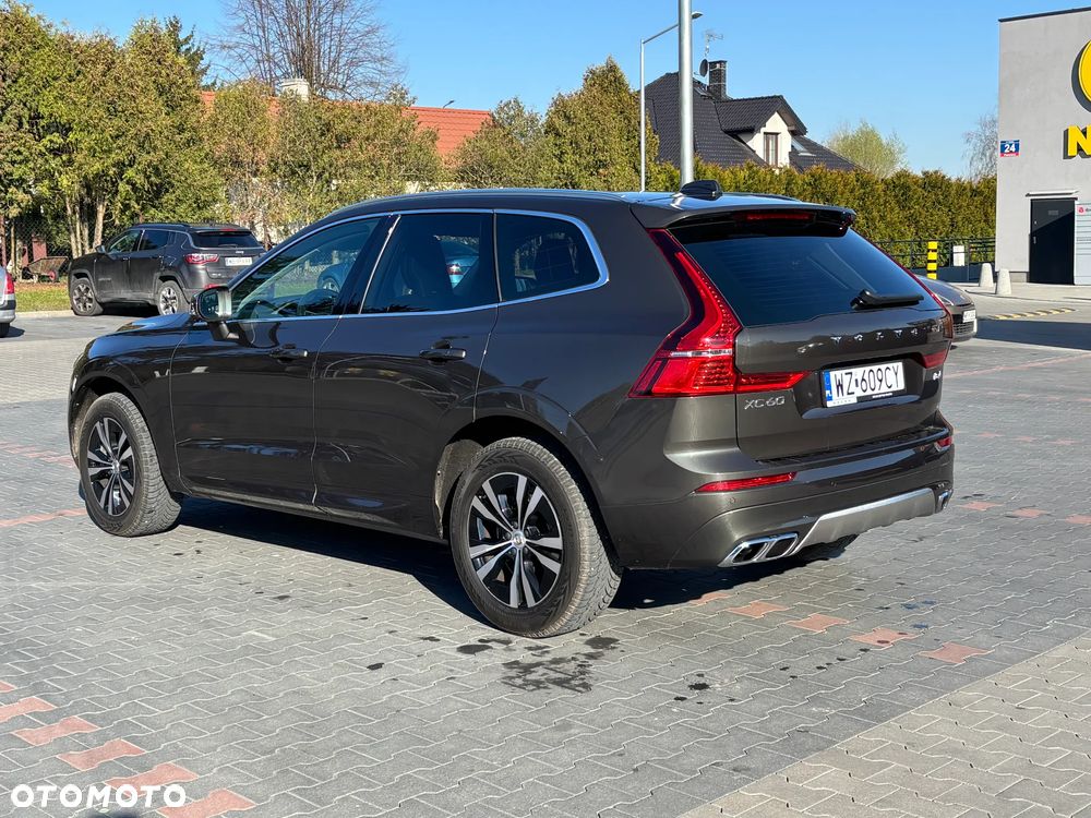 Volvo XC 60 B4 D AWD Momentum Pro - 4
