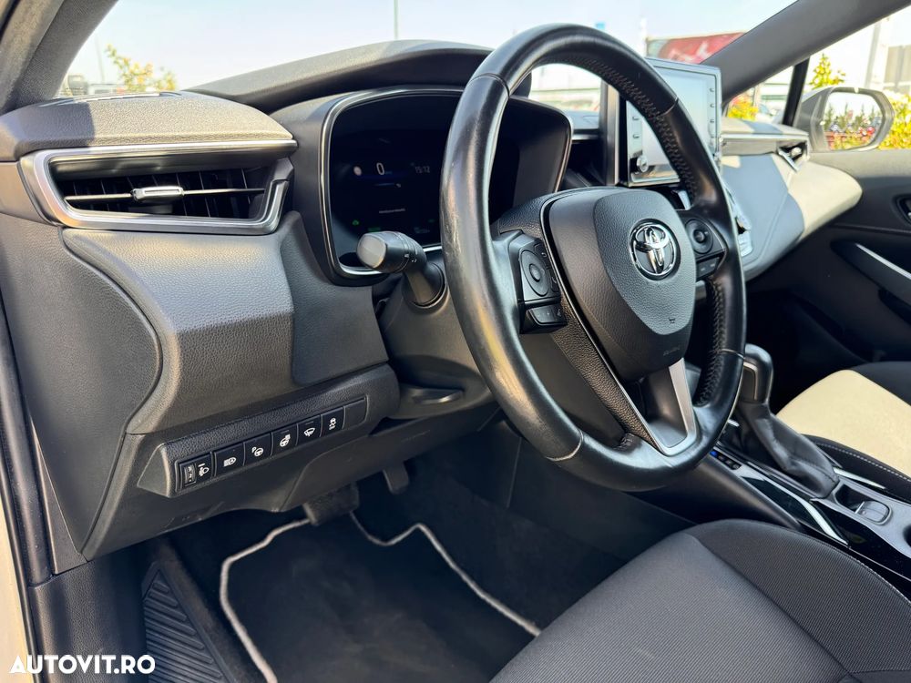 Toyota Corolla 1.8 Business Edition - 13