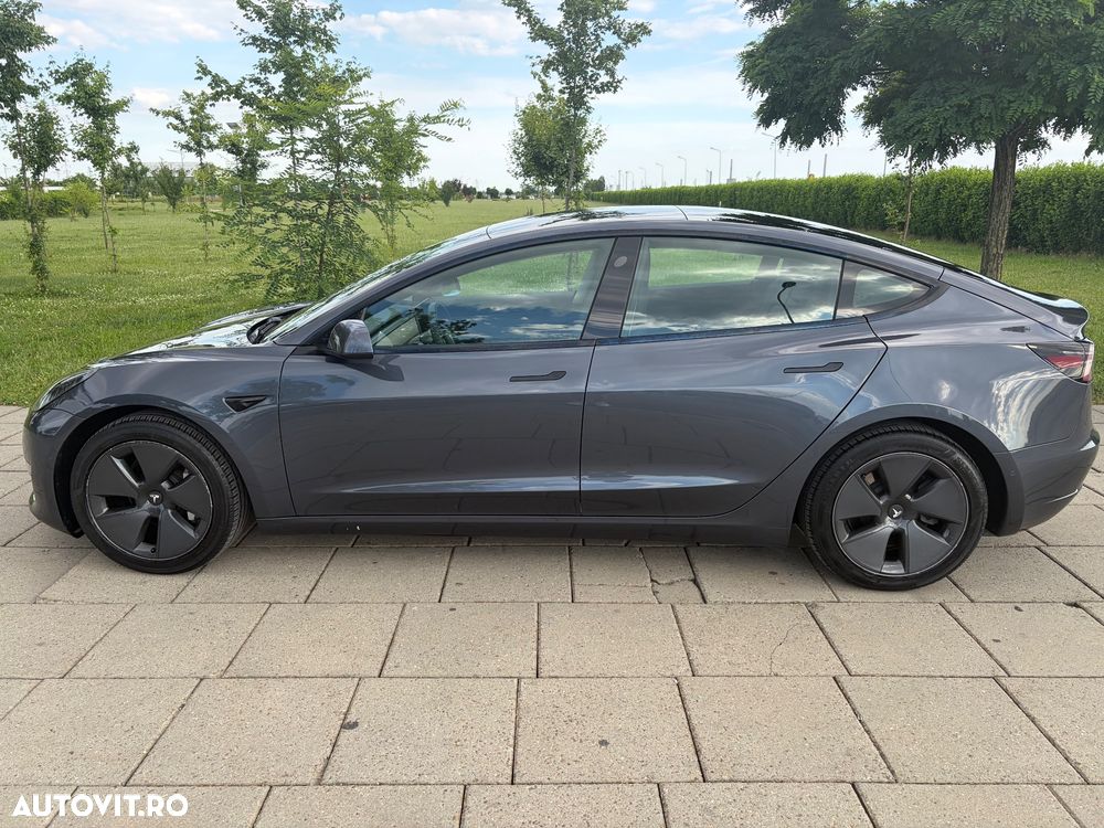 Tesla Model 3 - 2
