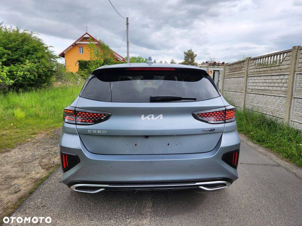 Kia Ceed 1.6 CRDi (48V Mild-Hybrid) DCT7 GT Line - 6