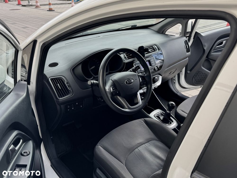 Kia Rio 1.2 Attract - 10