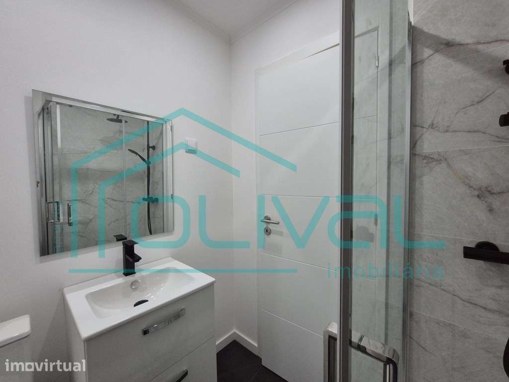 Apartamento T2+1 Remodelado - Grande imagem: 2/16