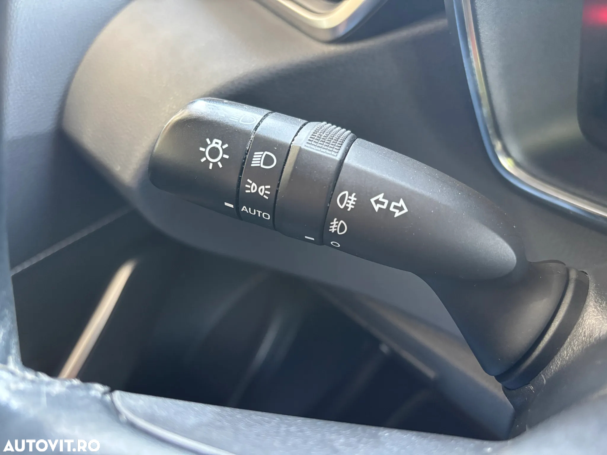 Toyota Corolla 1.8 Hybrid - 31