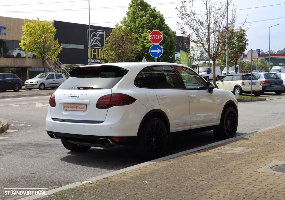 Porsche Cayenne Tiptronic S - 4