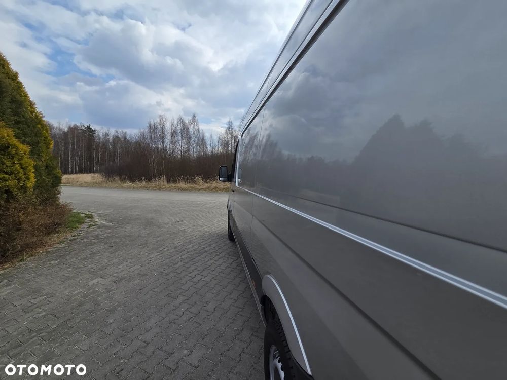 Mercedes-Benz Sprinter - 13