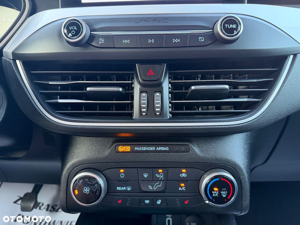 Ford Focus 1.5 EcoBlue Start-Stopp-System COOL&CONNECT DESIGN - 29