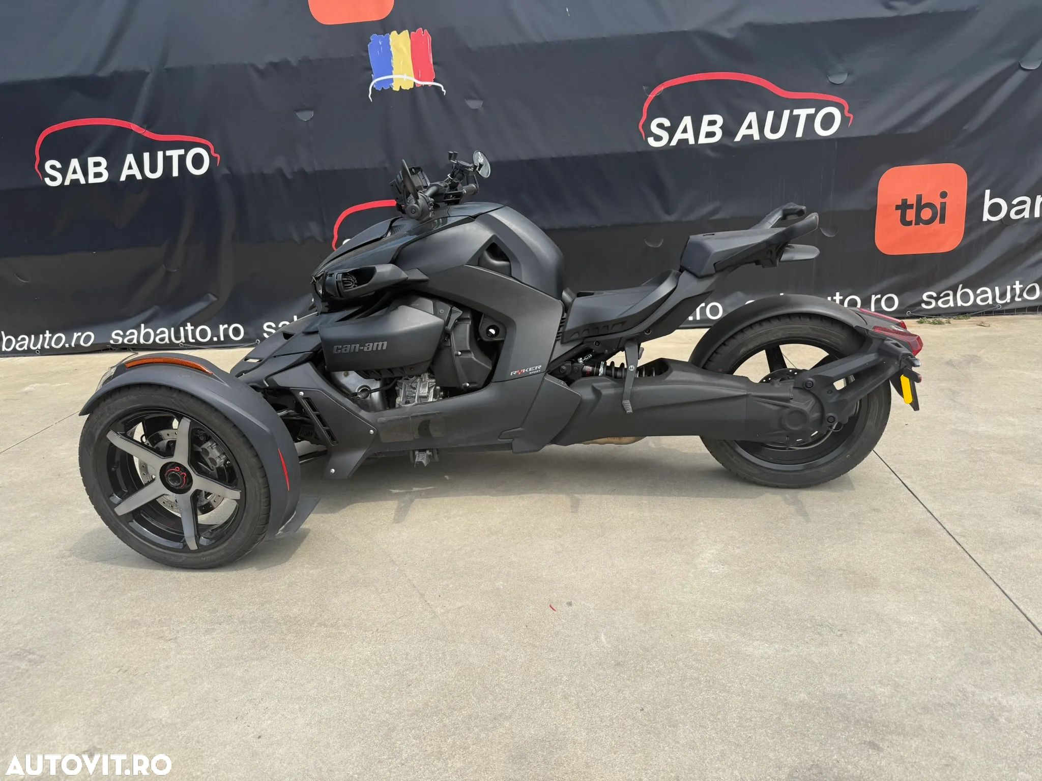 Can-Am Ryker 900 - 1