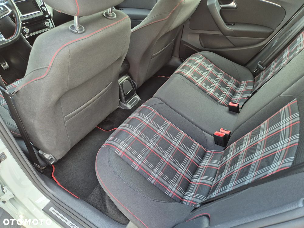 Volkswagen Polo 1.8 TSI BMT GTI - 14