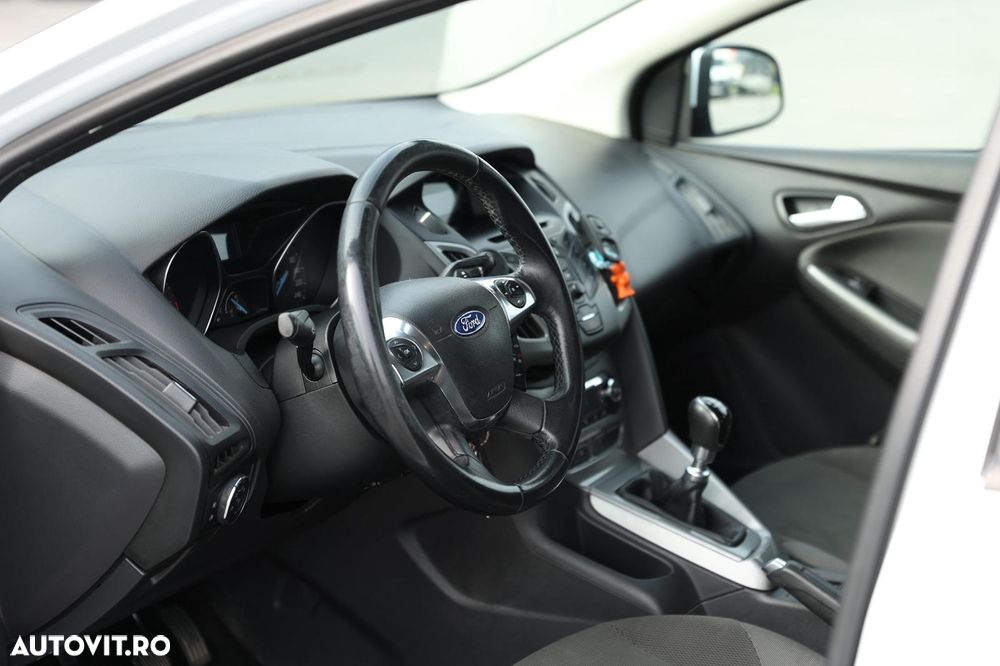 Ford Focus - 13